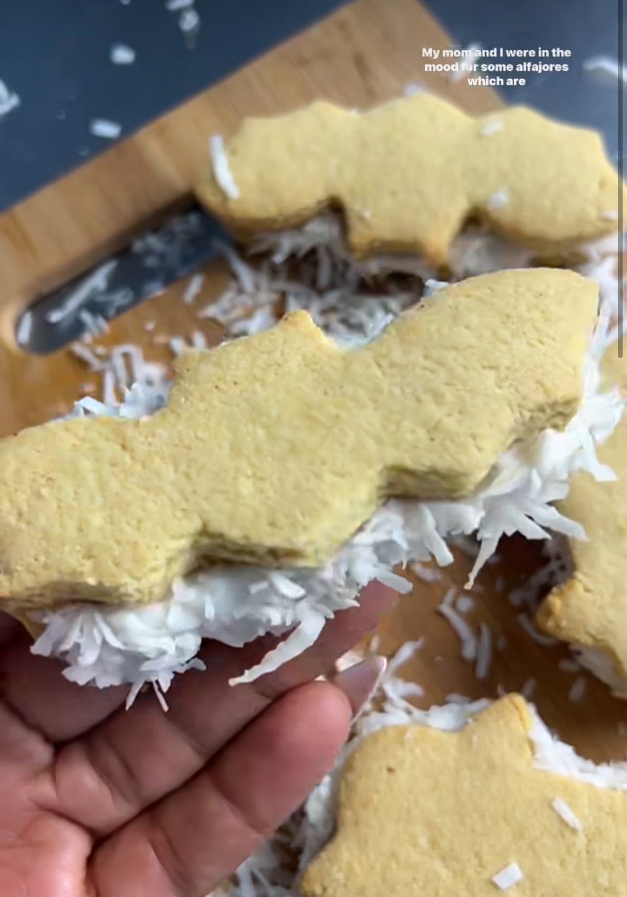 Keto ALFAJORES (dulce de leche sandwich cookies) - Keto Candy Girl