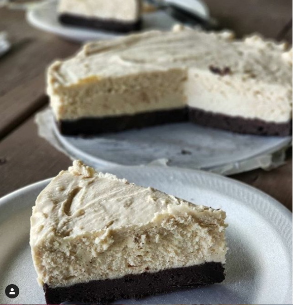 KETO PEANUT BUTTER BROWNIE CHEESECAKE