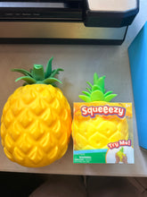 Squeezy Shop JUMBO Squishy Pineapple